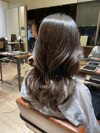 ミディアム カラー 🎀大竹美侑/顔まわ りカット/レイヤーのヘアスタイル