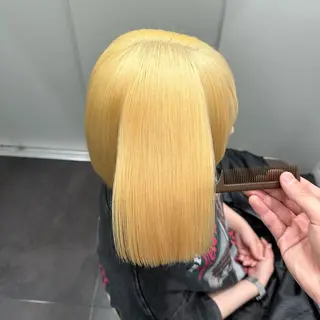 セミロング カラー 💫艶ハイトーン×髪 質改善💫リュウトのヘアスタイル