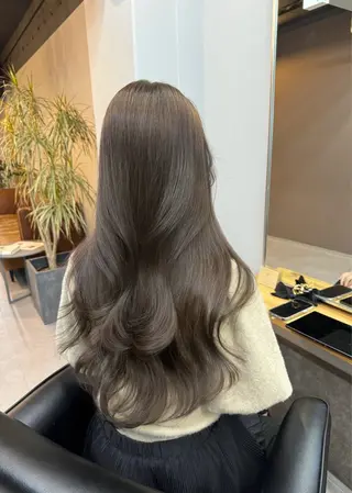 ミディアム カラー レイヤーカット 西村あきやのヘアスタイル