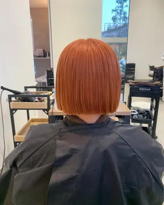ショート カラー 長山 茉白のヘアスタイル