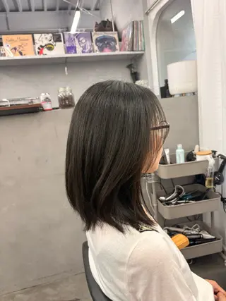 ミディアム カラー LIV My【マイ】 艶カラー/髪質改善のヘアスタイル