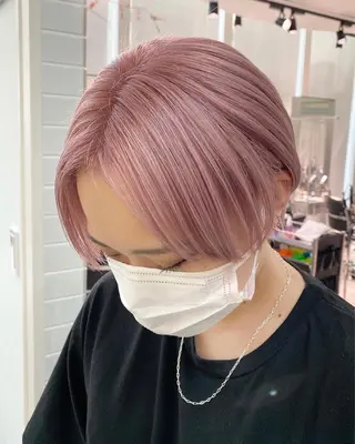 ショート CHERIEブリーチ ダブルカラー 天神のヘアスタイル