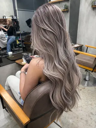 ロング カラー AiM エイム　韓国レイヤーのヘアスタイル