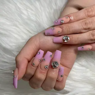 ミディアム ネイル Y. Sのネイルデザイン
