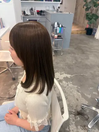 セミロング ayumi ／透明感カラーのヘアスタイル