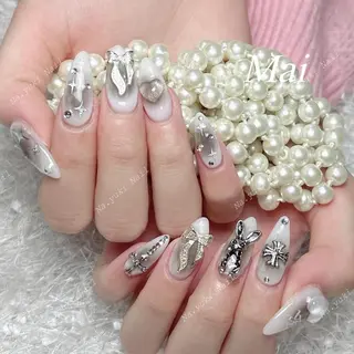 ネイル 🦋 Queenieのネイルデザイン