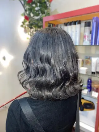 ミディアム ゆぴ☾/推しカラー /ハイトーンのヘアスタイル