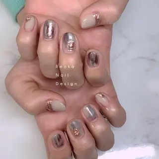 ミディアム ネイル Blowe ニュアンスのネイルデザイン