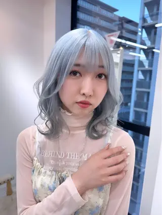 ミディアム カラー ヘアアレンジ TAKUMAブリーチ /デザインカラーのヘアスタイル