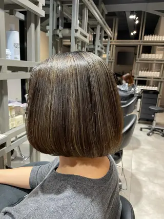 ショート カラー ブリーチ👩🦳/ ✂︎MANAMIのヘアスタイル