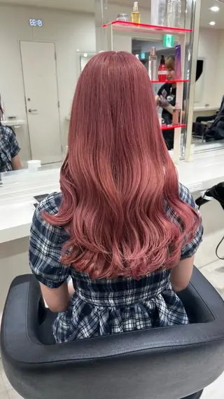 ロング カラー ヘアアレンジ 韓国レイヤー＆ピンク 艶髪🩶maikoのヘアスタイル