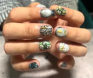 ショート 2DY NAIL SALONのネイルデザイン