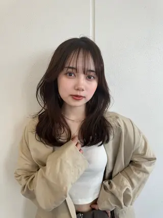 セミロング 顔まわりレイヤー 透明感カラー🩵🩵のヘアスタイル