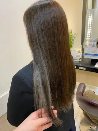 ロング カラー ゆめ ベージュカラーのヘアスタイル
