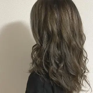 セミロング カラー マルヤマ リナの眉毛・アイブロウイメージ