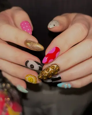 ネイル 🪐富島彩夏 /海外nail🪐のネイルデザイン