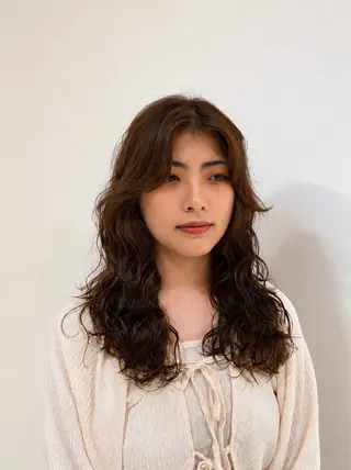 ロング パーマ 久野紗愛 【髪質改善 艶髪】のヘアスタイル