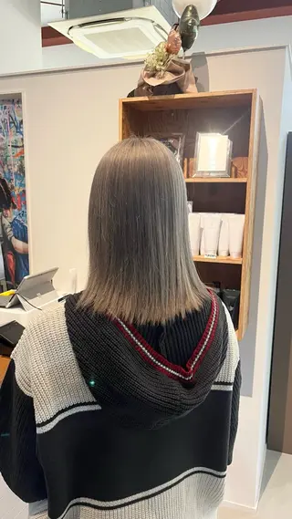 カラー 透明感カラー 結羽愛のヘアスタイル