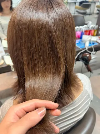 ミディアム 黒野 菜月のヘアスタイル