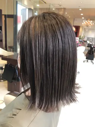カラー 茂木 絵梨子のヘアスタイル