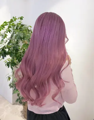 カラー ニトウ レイナのヘアスタイル