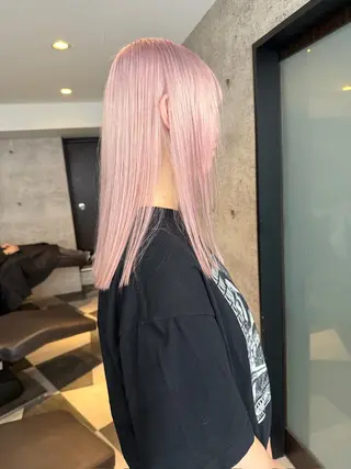 ミディアム カラー GEM YURI ハイトーンカラーのヘアスタイル