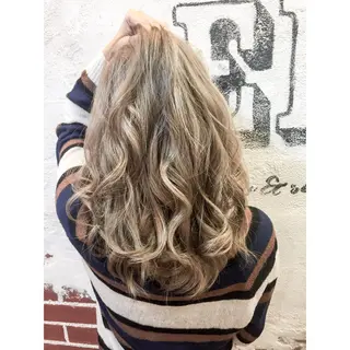 ロング EIGHT plum TOKIOリミテッドのヘアスタイル