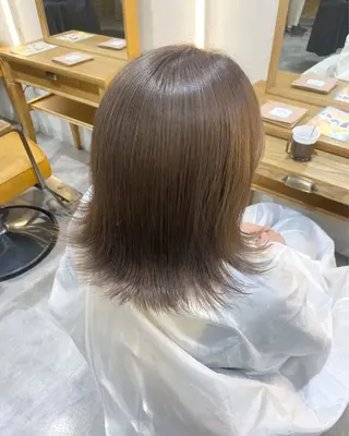 ミディアム カラー ベージュ/オリーブ/ miyabiのヘアスタイル