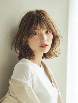 ミディアム 野川 あかりのヘアスタイル