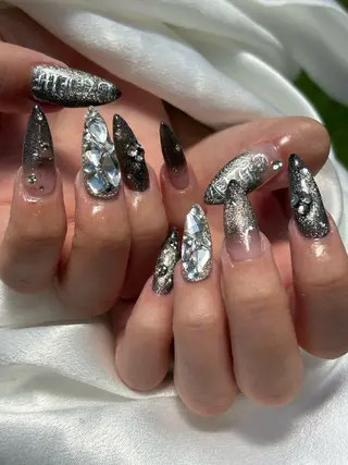 ネイル ✴︎ Delightのネイルデザイン