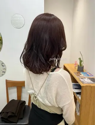 ミディアム カラー 都築 初果のヘアスタイル