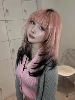 セミロング ハイトーン デザインカラーのヘアスタイル