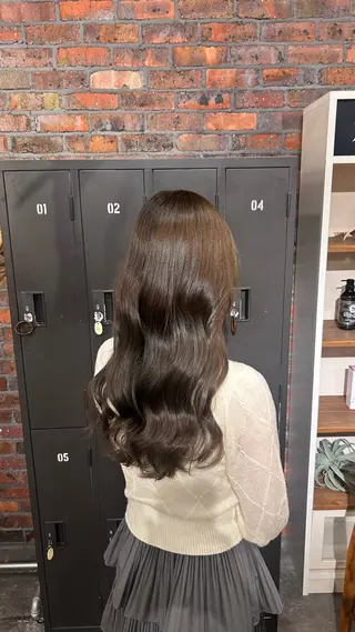 カラー the BRIDGE マナ🎀のヘアスタイル