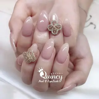ネイル Quincy ネイル&アイラッシュのマツエク・マツパデザイン