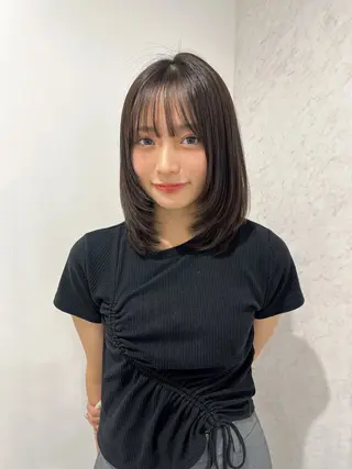 セミロング カラー TaNa. 笑南(えみな)のヘアスタイル