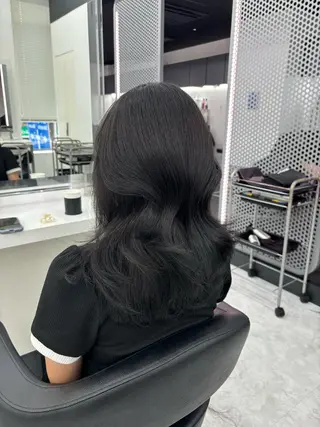 セミロング カラー 抜け感レイヤー︴ ニュアンスカラーのヘアスタイル