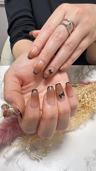 ネイル はな💎ネイル ワンホン、長さ出しのネイルデザイン