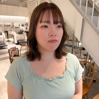 ミディアム カラー 周東 芽依のヘアスタイル