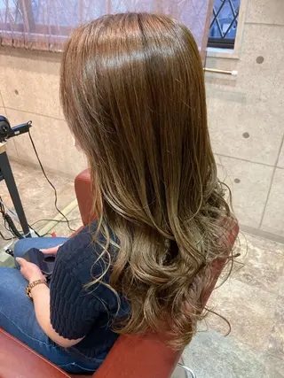 ロング カラー ERIKO Tのヘアスタイル