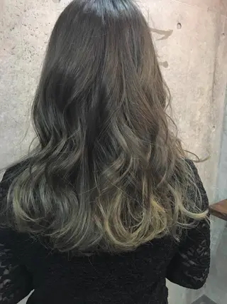ロング 鷺谷 玲奈のヘアスタイル