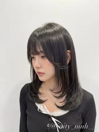 ミディアム 椋 愛穂のヘアスタイル