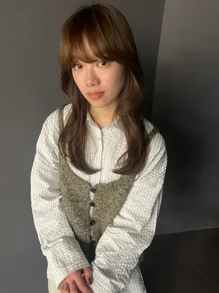 ミディアム FILMS せんのヘアスタイル