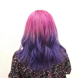 ロング 推しアニメカラー🌈 ツヤ透明感カラー🦄のヘアスタイル