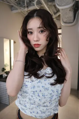 ロング カラー AKO .のヘアスタイル