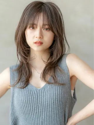 ミディアム レイヤー似合わせ 透明感カラーりきやのヘアスタイル