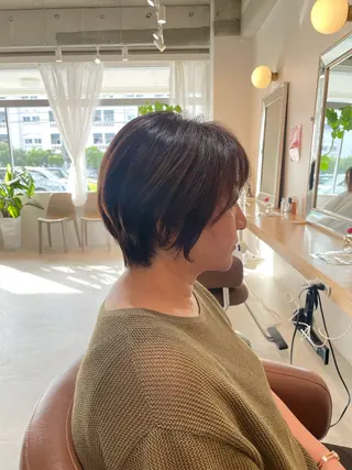 ショート カラー 新垣 沙耶香のヘアスタイル