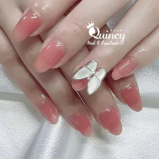ネイル Quincy ネイル&アイラッシュのマツエク・マツパデザイン