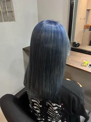 カラー もも ボブ/艶カラーのヘアスタイル