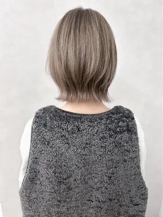 ミディアム カラー HAKU 津久野のヘアスタイル