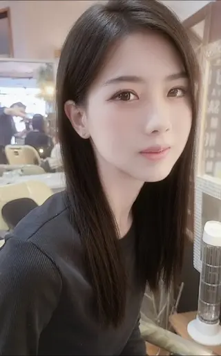 ミディアム 足利市・原宿・表参道 シニストラのヘアスタイル